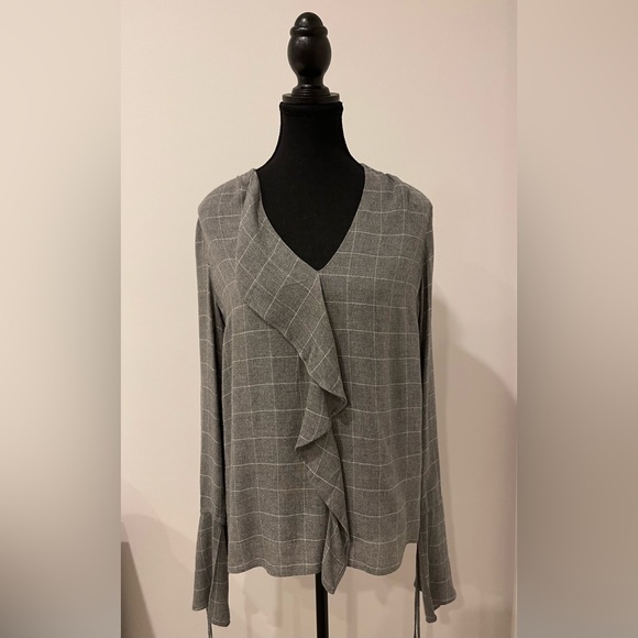 Women’s Gray Top - Picture 1 of 3